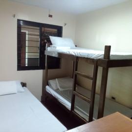 RedDoorz at JJ and Kaye Apartment Pangasinan, hotel sa Carmen
