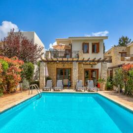 2 bedroom Villa Destu with private pool and golf views, Aphrodite Hills Resort, hotell sihtkohas Kouklia