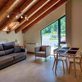 Apartamentos Turísticos la Estación y estudio, Hotel in Cangas de Onís