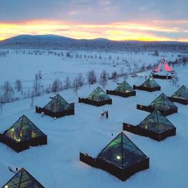 Aurora Pyramid Glass Igloos, hotel en Levi
