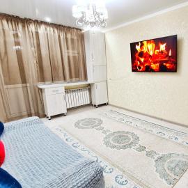 Абсолютно новая квартира класса ЛЮКС, hotel in Taraz