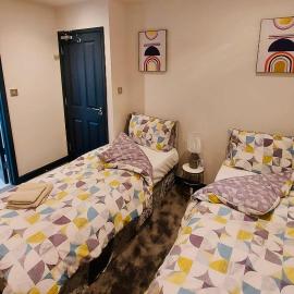 Old Green Lantern, Private En-suite Double Bedroom