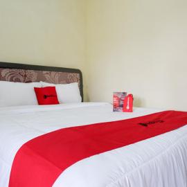 RedDoorz Syariah near Alun Alun Pacitan 2: Pacitan şehrinde bir otel