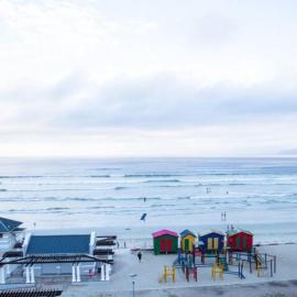 Spacious Surfers Corner Beach Apartment