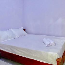 Griya Asri Syariah Mitra RedDoorz، فندق في Rogojampi