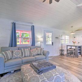 Landscape Views: Sweetwater Country Cottage!, hotel in Sweetwater