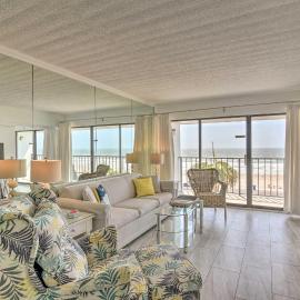 Ocean-View Balcony & Pool Access: Galveston Gem!