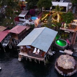 Captain Morgan Hostel Lake Coatepeque, hotel din Santa Ana