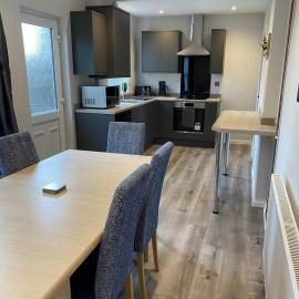 Spacious & modern 3 bed house