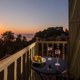 Kyparissia Old Town Lodge with amazing sea view, hotel in Kyparissia