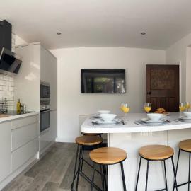 Bessie House 3BED SD free Parking Racecourse Goffs Eco Power Stadium A1 M18 M1 M62