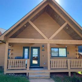 Warrens Cabin, hotell i Warrens