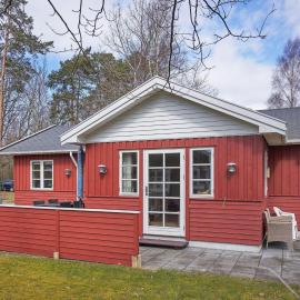 4 person holiday home in Rønne-By Traum, hotel u gradu Rene