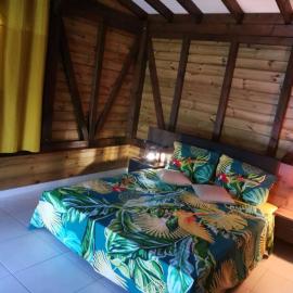 BLUE MARLIN BUNGALOW NEUF 4 PERSONNES, Hotel in Bouillante
