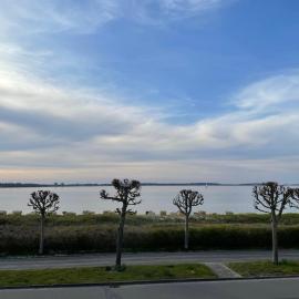 Wohnungen mit direktem Meerblick, hotel in Laboe