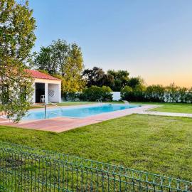 Casas Herdade do Convento da Serra, khách sạn ở Almeirim