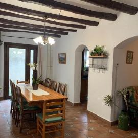 Vive la vida rural: Alojamiento en Les Piles. NIU RURAL, S.L., hotel i Las Pilas