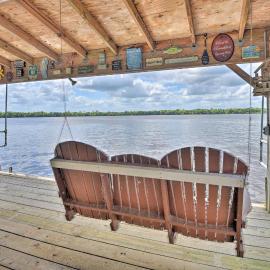 Picturesque Retreat on St Johns River + Docks, hotel v destinaci Georgetown