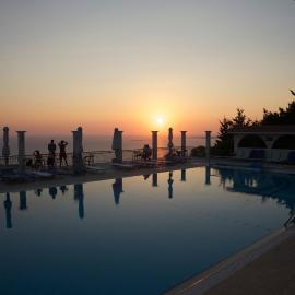 Mouikis Sun Village, Hotel in Lakithra