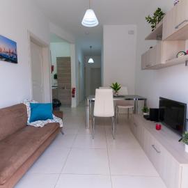Seaside Cosy Maisonette @ Marsaskala - 2 mins walk from sea