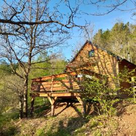 Mon chalet au cœur des Cévennes, hotel in Vébron