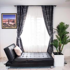 Cc & Cg Homes Luxury 3 Bedrooms Apart-24Hrs Elect WIFI Security, Hotel in Abuja