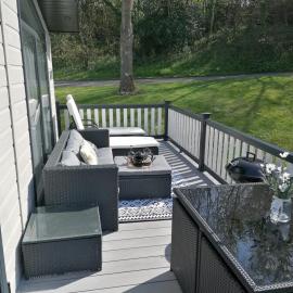 LUXURY PEACEFUL LODGE on edge of New Forest and 800m from sea ENTERTAINMENT and LEISURE PASSES INCLUDED, hotel di Milford on Sea
