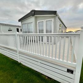 Luxury 3 bedroom caravan between Perranporth and Newquay, Cornwall, hotel in Newquay