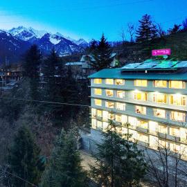 Regenta Place Green Leaf Manali- A Centrally Heated Resort, viešbutis mieste Manalis