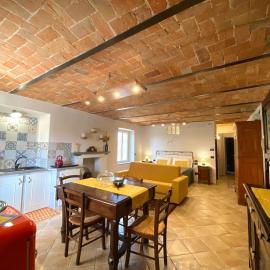 Casa Vacanze Cascina Mombello, hotelli kohteessa Sinio