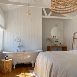 Ragnar Glamp Milzkalne Forest House, hotel a Rauda