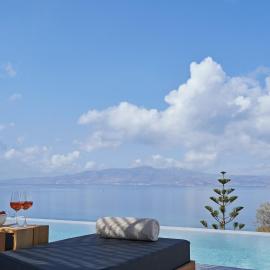 Hill Club Naxos