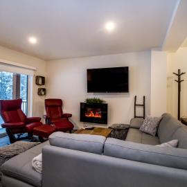 Magog Condo by Revelstoke Vacations, hotel a Revelstoke