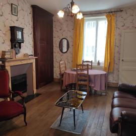 Cour et Jardin, hotel in Revin