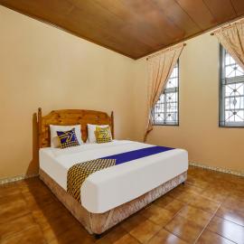Cikundul में, होटल SPOT ON 91107 Villa Galaxy Resort