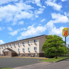 Super 8 by Wyndham Clinton, khách sạn ở Clinton