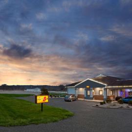 Super 8 by Wyndham Newcomerstown, hotel em Newcomerstown