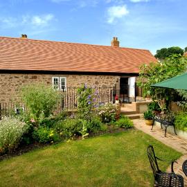 Stone Barn, hotel in Minehead