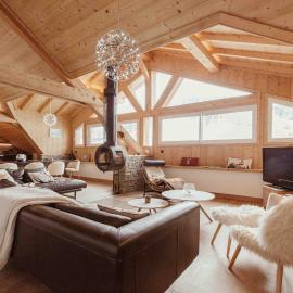 Chalet Kabane, NEUF, pied des pistes et garage