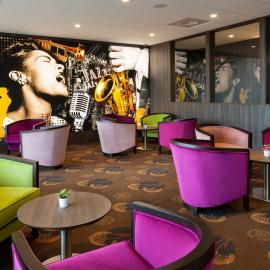Hôtel Roi Soleil Prestige Plaisir - St Quentin, hotel v destinácii Plaisir