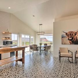 Modern Ranch House with Panoramic Red Butte Views