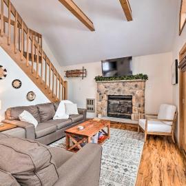 Walk to Arrowhead Lake: Cabin w/ Private Hot Tub!