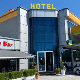 Kompleksi GJONI, отель в городе Фиери