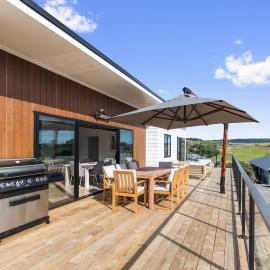 Tuturu Bliss - Ruakākā Holiday Home, Hotel in Ruakaka