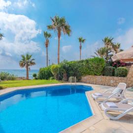 Resitour - Apollo Beach Villa 37, hotel in Khlorakas