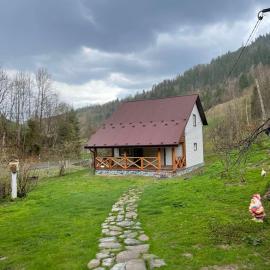Медові Карпати, hotel a Oryavchyk