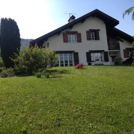 La maison des Bleuets, hotel in Saint-Jorioz