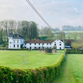 De Molenhoeve B&B, hotel in Voeren