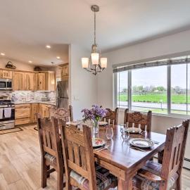 Picturesque Palisade Home: Mt Garfield Views!, hotel en Palisade