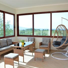 Ianthe Apartment